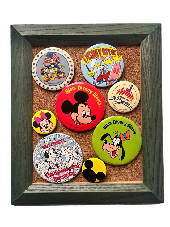 Walt Disney World Jewelry - Vintage Pinback Button Lot of 8 Walt Disney World Disneyland w Bulletin Board
